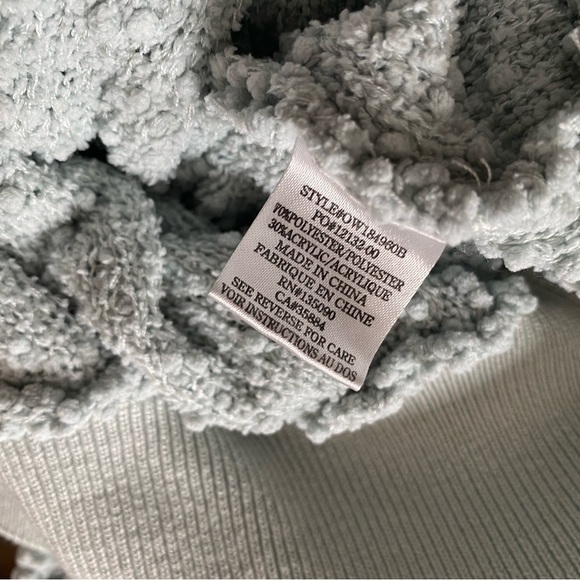 White Crow| Small| pale green bubble sweater| great condition. - Picture 2 of 5